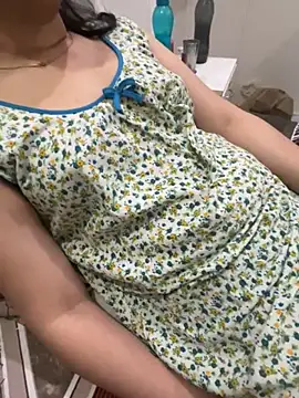 Snapshot of unicornbabe23 chatting on May 13, 10:17 pm unicornbabe23 online show from May 13, 10:17 pm