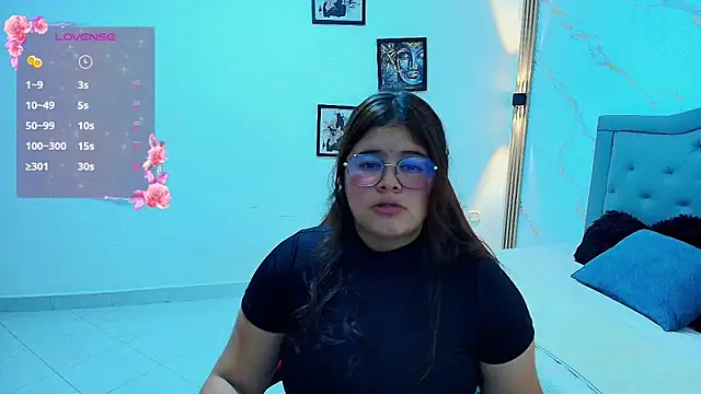 Snapshot of Nina_rouge77 chatting on February 13, 7:32 pm Nina rouge77 online show from February 13, 7:32 pm