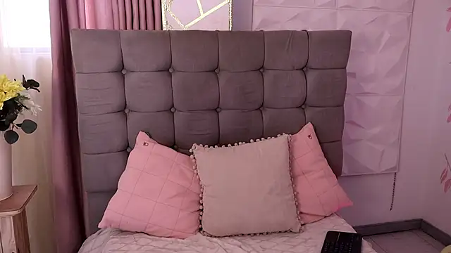 EmmaClark   online show from February 9, 8:02 pm