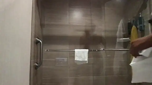 Snapshot of bisexualbeauty50 chatting on February 25, 4:05 pm bisexualbeauty50 online show from February 25, 4:05 pm