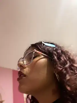 Rylia online show from March 29, 1:27 am