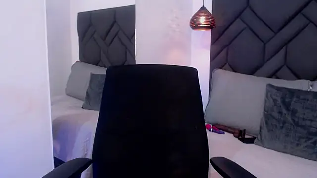 Cataleya marinn online show from April 4, 10:18 pm