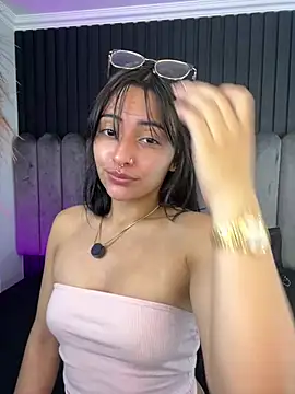 Nanda vixen  online show from March 21, 8:45 pm