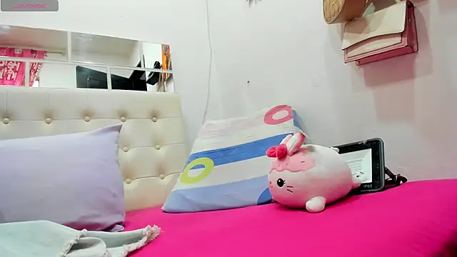 MiaEvans0 online show from July 14, 7:08 pm