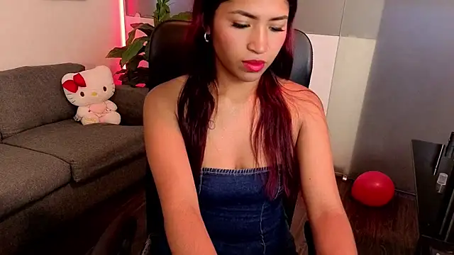 ChloeLombardi  online show from February 16, 9:00 pm