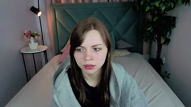 LesleySky online show from February 28, 7:15 pm