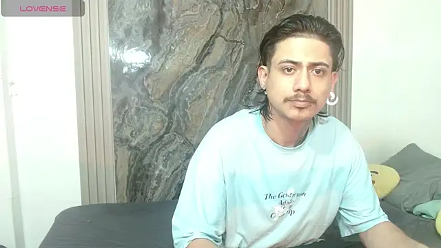 Damian-and-Camerum online show from April 18, 3:21 am