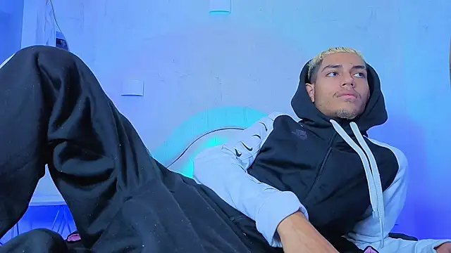 ItsZairen online show from April 15, 3:57 am