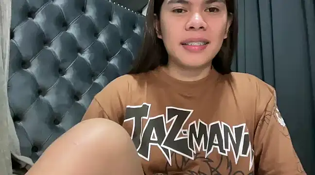 Snapshot of Mooree_naba chatting on January 12, 10:33 pm Mooree naba online show from January 12, 10:33 pm