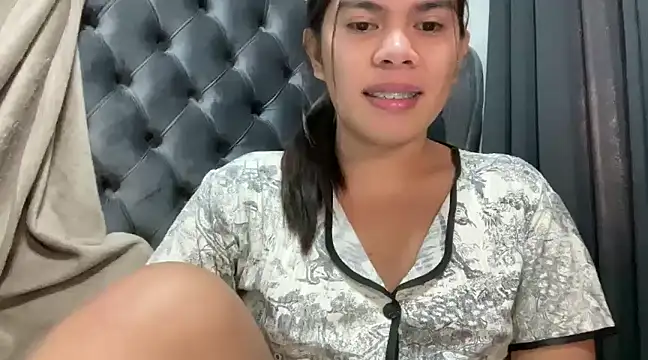 Snapshot of Mooree_naba chatting on January 17, 11:18 pm Mooree naba online show from January 17, 11:18 pm