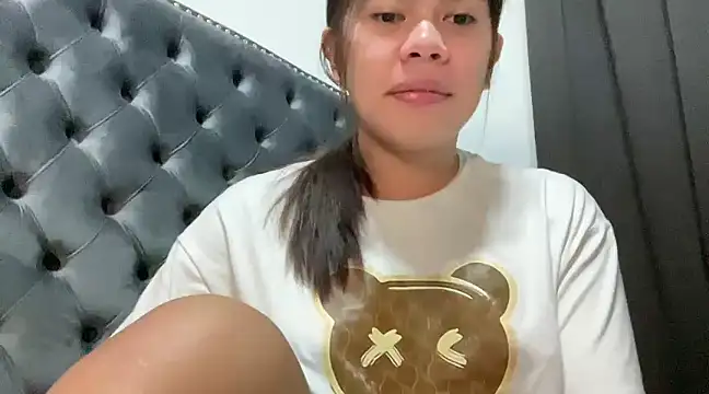 Snapshot of Mooree_naba chatting on February 9, 10:21 pm Mooree naba online show from February 9, 10:21 pm