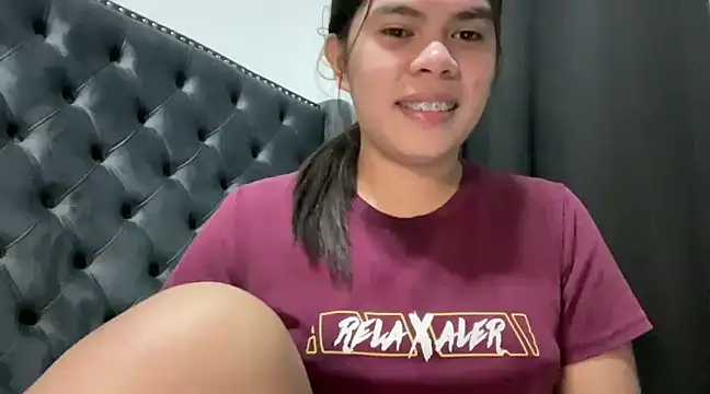Snapshot of Mooree_naba chatting on February 11, 10:50 pm Mooree naba online show from February 11, 10:50 pm