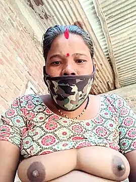 Snapshot of Kirti_sacsena chatting on February 16, 5:58 am Kirti sacsena online show from February 16, 5:58 am