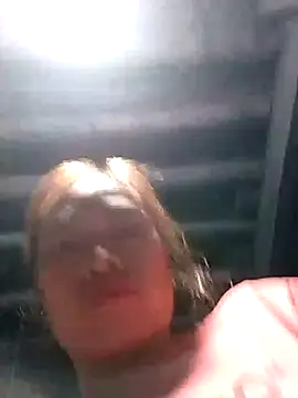 Snapshot of Nhoccon90 chatting on February 15, 10:14 am Nhoccon90 online show from February 15, 10:14 am