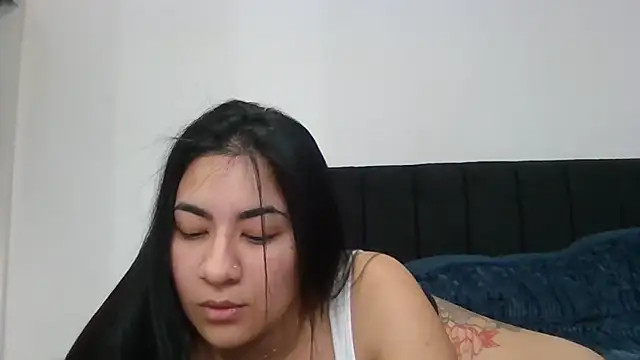 Snapshot of Agusgold22 chatting on May 15, 1:51 pm Agusgold22 online show from May 15, 1:51 pm