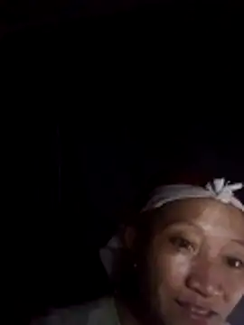 Snapshot of Linka998 chatting on May 6, 3:28 pm Linka998 online show from May 6, 3:28 pm