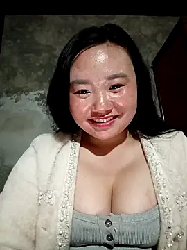 Snapshot of lisn-cute chatting on February 17, 8:44 am lisn-cute online show from February 17, 8:44 am