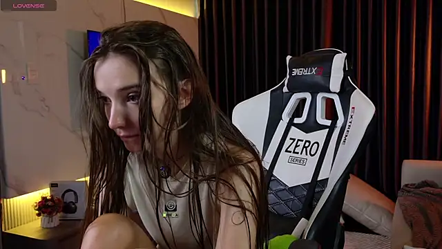 AnnyShore online show from March 27, 12:05 am