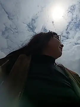 Snapshot of Yulska chatting on February 14, 4:26 pm Yulska online show from February 14, 4:26 pm