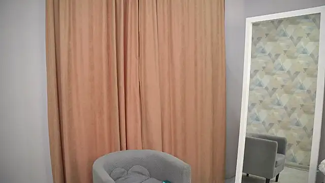 Snapshot of CharaVaz chatting on February 11, 8:19 am CharaVaz online show from February 11, 8:19 am