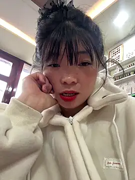 cuty lusy online show from March 12, 5:13 am