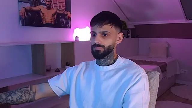 Snapshot of TristanGrey chatting on February 23, 7:06 am TristanGrey online show from February 23, 7:06 am