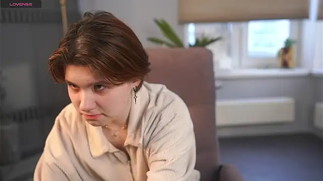 BelleHayton online show from February 13, 4:30 am