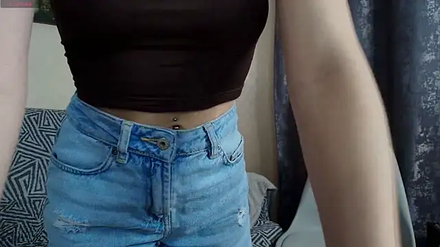 Erinn Sky online show from March 6, 6:15 pm