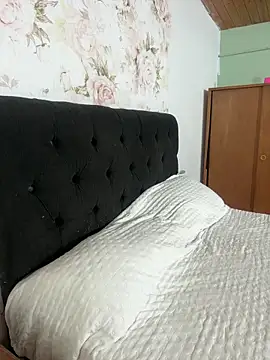 AriBeautiful online show from March 6, 1:57 am