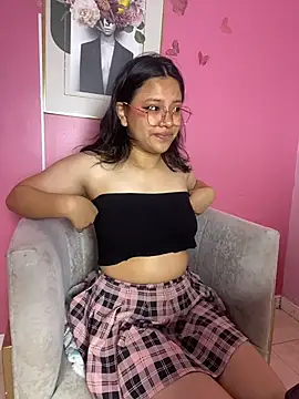 Snapshot of LilithRose_ chatting on February 18, 2:02 pm LilithRose online show from February 18, 2:02 pm