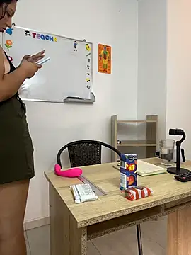 Snapshot of Victoria_Lusty chatting on February 24, 9:02 pm Victoria Lusty online show from February 24, 9:02 pm