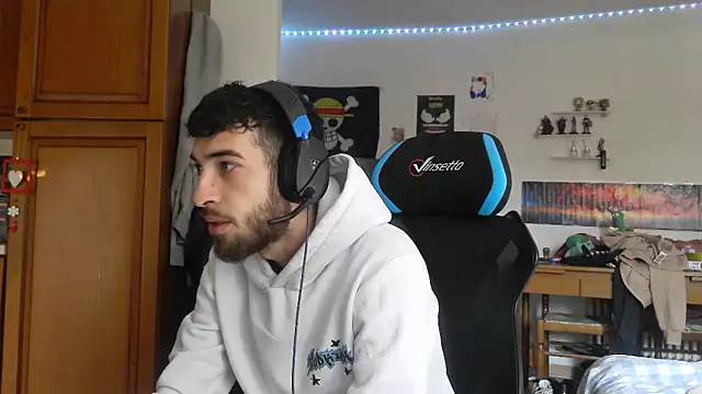 Snapshot of maestroboris95 chatting on February 25, 12:59 pm maestroboris95 online show from February 25, 12:59 pm