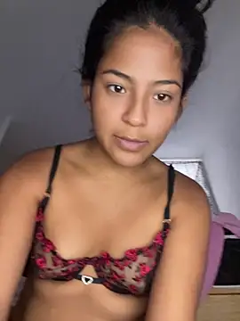 Snapshot of BabyFoxy chatting on May 24, 9:09 pm BabyFoxy online show from May 24, 9:09 pm