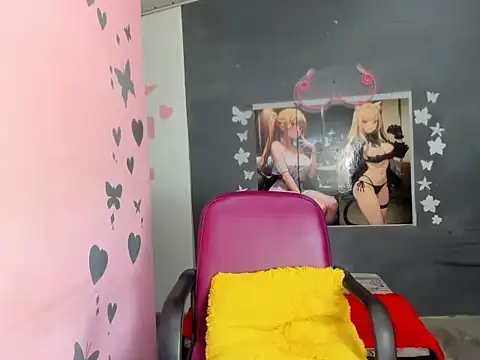 Luna white1 online show from April 15, 7:43 pm