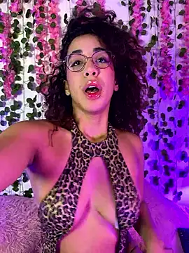 Snapshot of Woo_isDaphne chatting on February 26, 12:53 am Woo isDaphne online show from February 26, 12:53 am