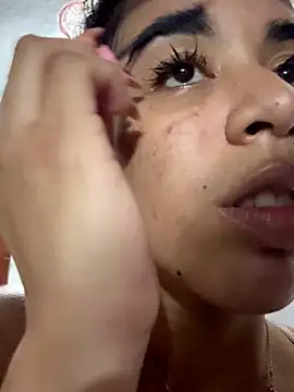 Woo isDaphne online show from March 23, 11:09 pm