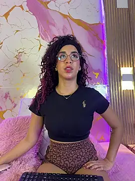 Woo isDaphne online show from March 28, 11:04 pm