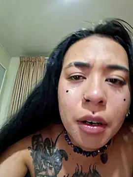 Snapshot of Zafira_glow chatting on February 22, 1:40 am Zafira glow online show from February 22, 1:40 am