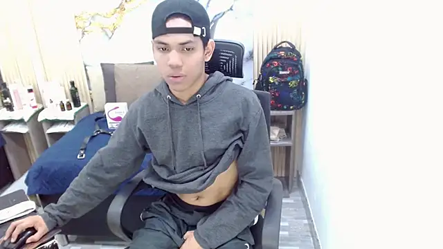 DaviidBuckx  online show from June 4, 2:50 am