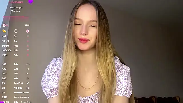 Snapshot of Viktoria_Vibes chatting on March 1, 3:25 pm Viktoria Vibes online show from March 1, 3:25 pm