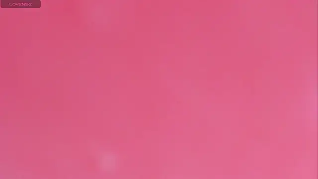 Snapshot of bloom_winxx chatting on February 21, 2:56 am bloom winxx online show from February 21, 2:56 am