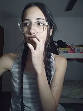 isaaabelaaa online show from April 14, 11:00 pm