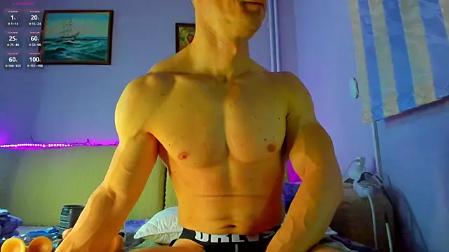 Snapshot of Shestifold_ chatting on February 14, 9:10 pm Shestifold online show from February 14, 9:10 pm