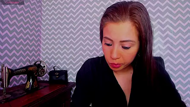 hanna hell  online show from March 14, 4:12 pm