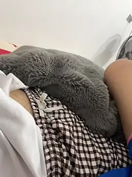 huyenzz online show from February 23, 2:25 pm