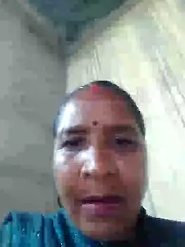 Snapshot of Loomaraj chatting on February 20, 7:43 am Loomaraj online show from February 20, 7:43 am