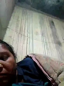 Snapshot of Loomaraj chatting on February 20, 10:32 pm Loomaraj online show from February 20, 10:32 pm