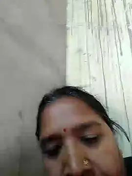 Snapshot of Loomaraj chatting on March 3, 4:29 am Loomaraj online show from March 3, 4:29 am