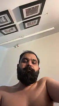 Snapshot of beerboy2222 chatting on May 16, 8:44 am beerboy2222 online show from May 16, 8:44 am