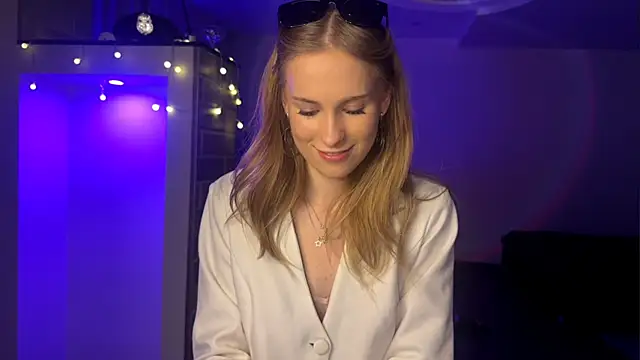 amily sunray online show from July 22, 4:54 pm
